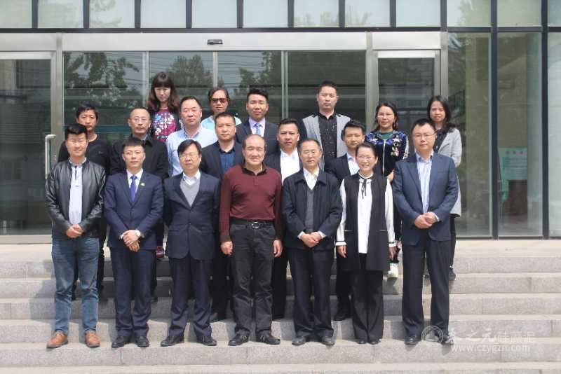 春之元施工應(yīng)用中心總監(jiān)龐艷明出席施工標(biāo)準(zhǔn)定稿會